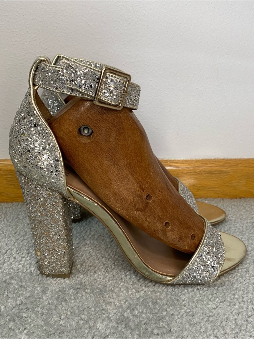 Mix No. 6 Silver Sparkly Heels‎ Womens Size 9.5